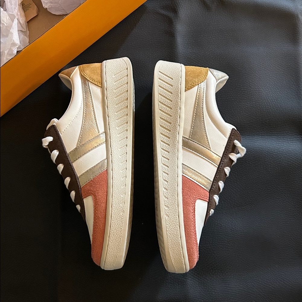 Gola Classics Women's Grandslam Quadrant Sneakers - Picture 7 of 10